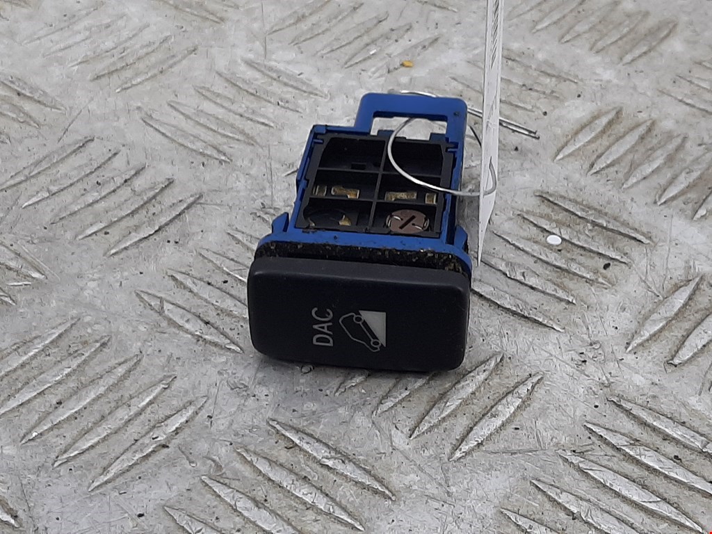 Кнопка включения полного привода TOYOTA Land Cruiser Prado 120 2002-2009