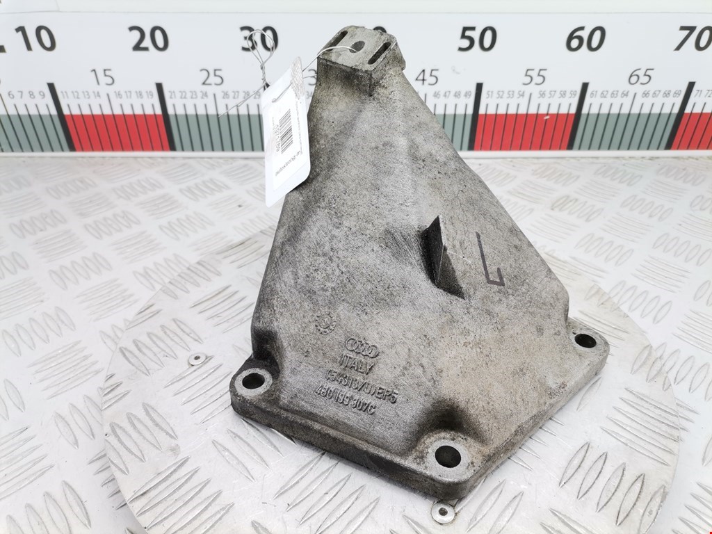 Кронштейн (крепление лапа) двигателя Audi A6 C5 (1997-2005)