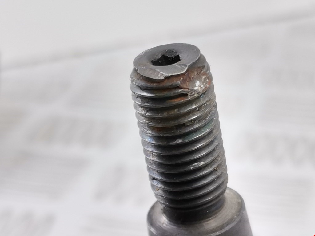 Рычаг передний правый VOLKSWAGEN Passat B5 1997-2005