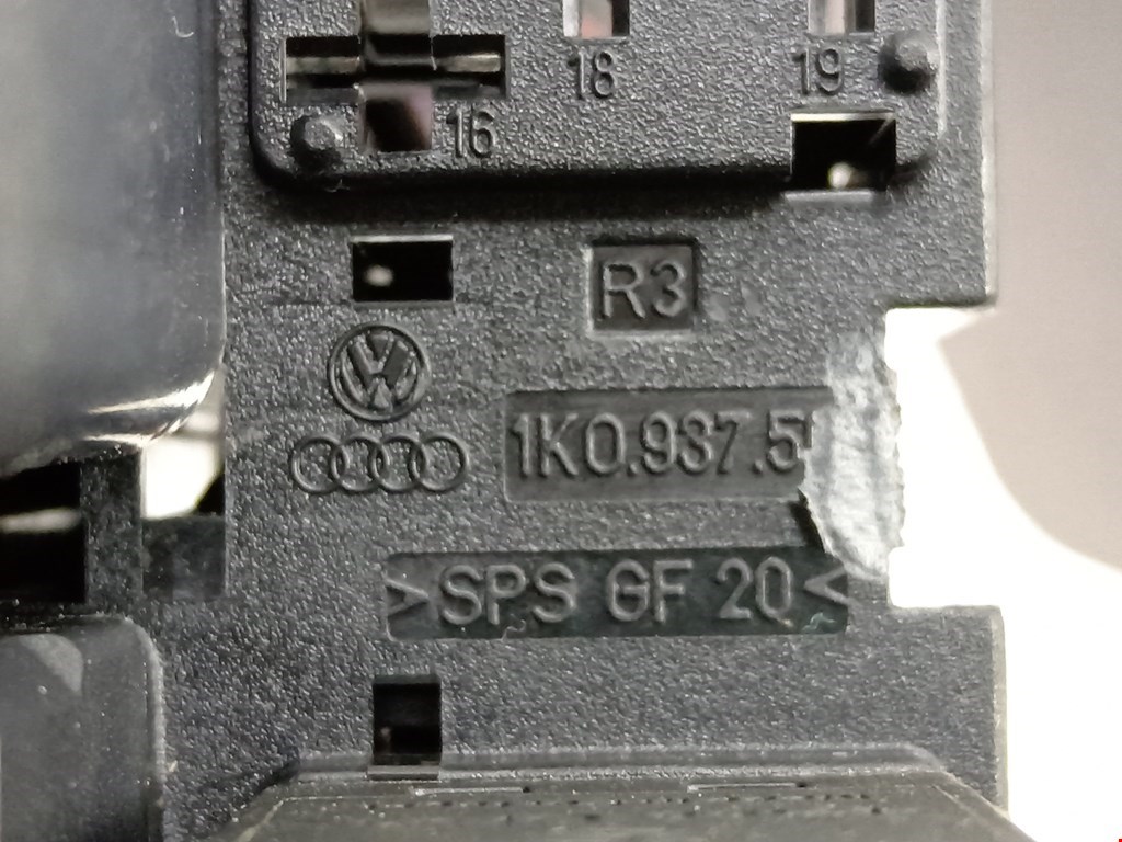 Блок реле VOLKSWAGEN Passat B7 2011-2015