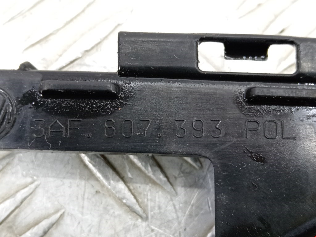 Кронштейн заднего бампера левый правый VOLKSWAGEN Passat B7 2011-2015