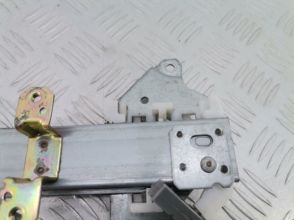 Стеклоподъемник задний левый MITSUBISHI Lancer IX CS 2000-2010