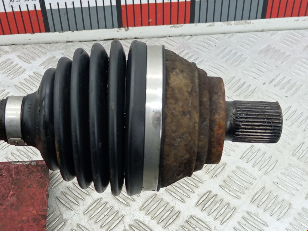 Полуось (привод, приводной вал) передняя правая VOLKSWAGEN Touran 2003-2010