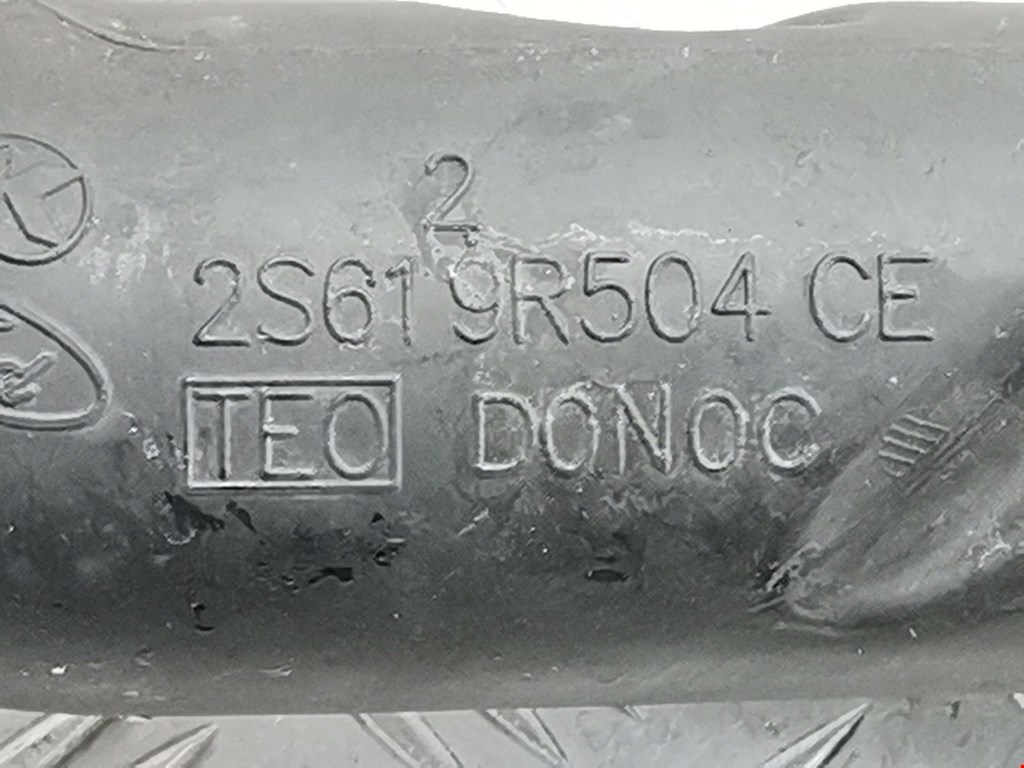 Патрубок воздушного фильтра FORD Fiesta 2001-2008