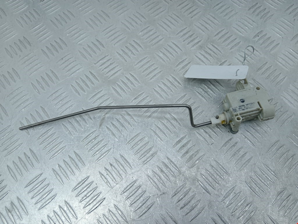 Активатор замка бензобака VOLKSWAGEN Passat B7 2011-2015