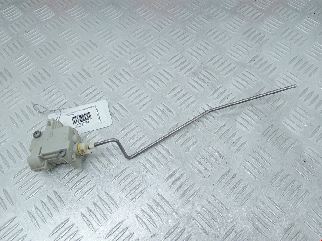 Активатор замка бензобака VOLKSWAGEN Passat B7 2011-2015