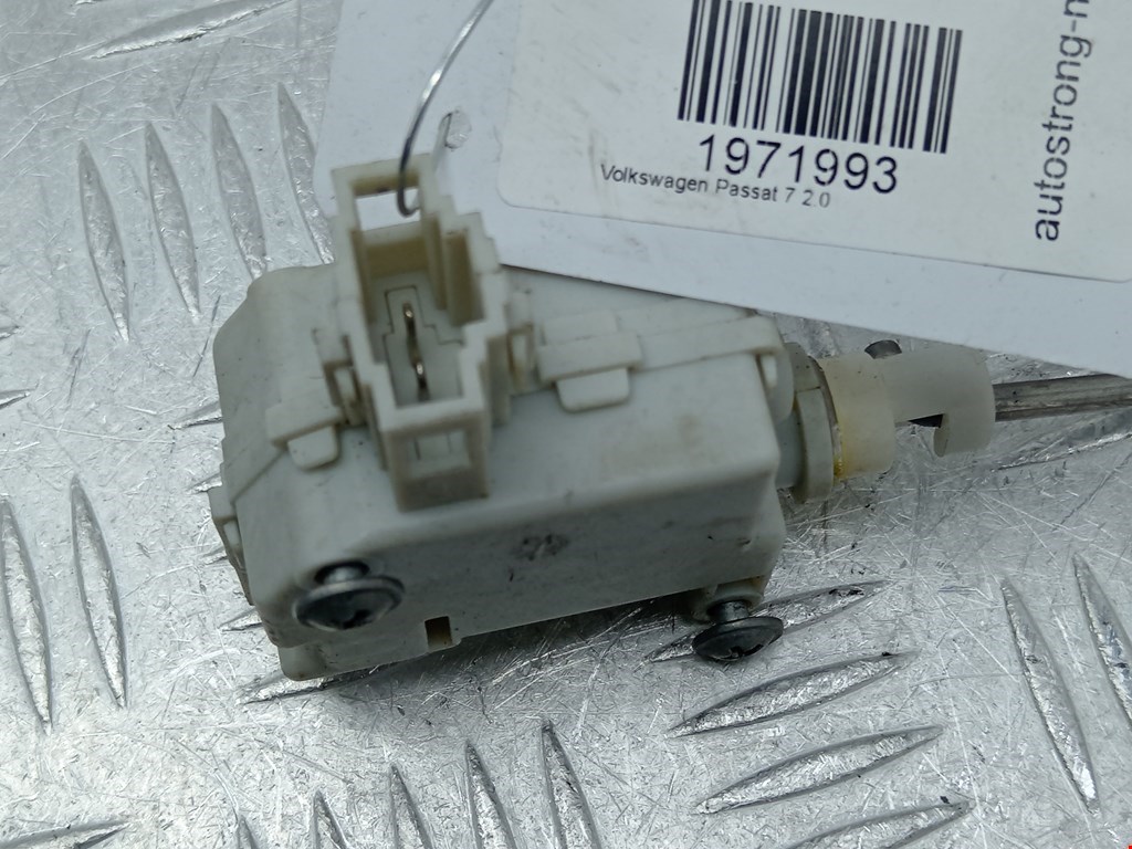 Активатор замка бензобака VOLKSWAGEN Passat B7 2011-2015