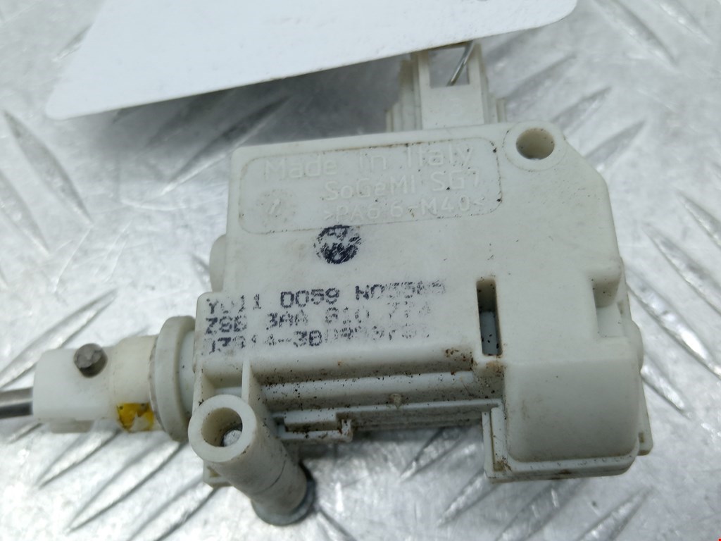 Активатор замка бензобака VOLKSWAGEN Passat B7 2011-2015