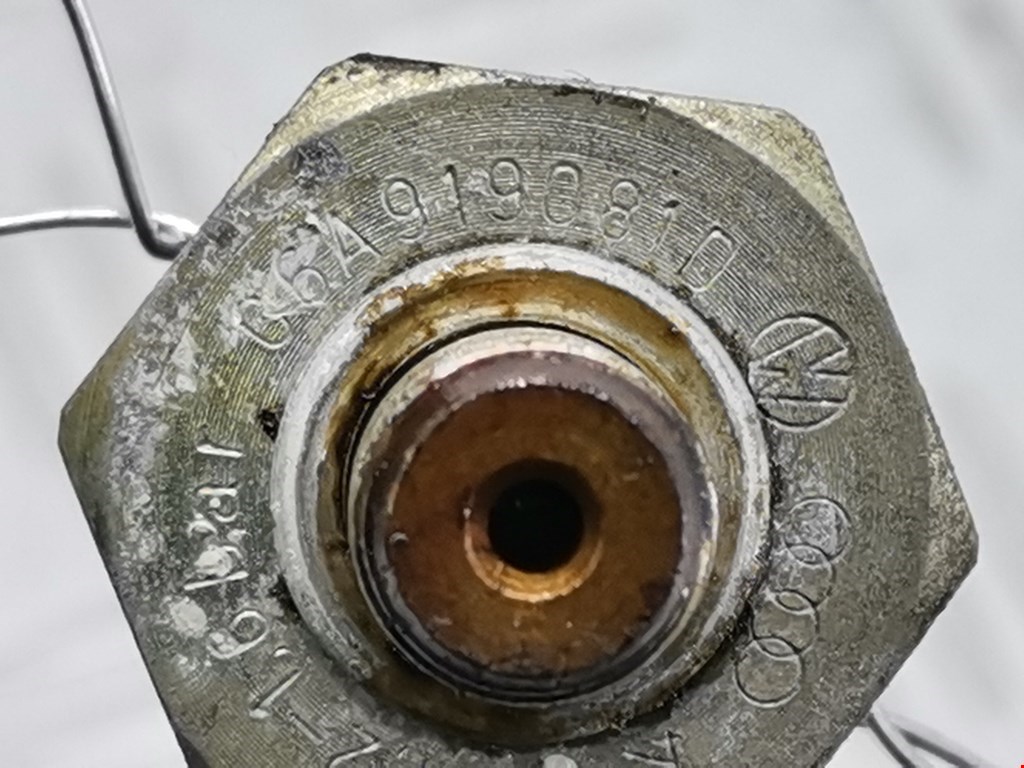 Датчик давления масла VOLKSWAGEN Bora 1998-2005