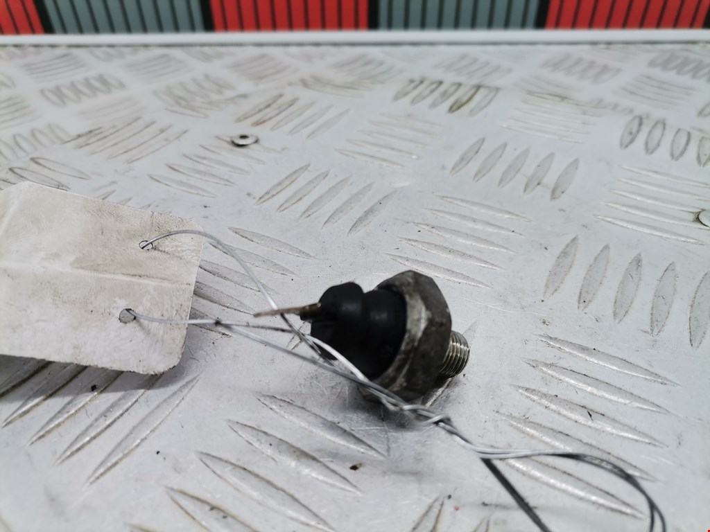 Датчик давления масла VOLKSWAGEN Golf IV 1997-2003