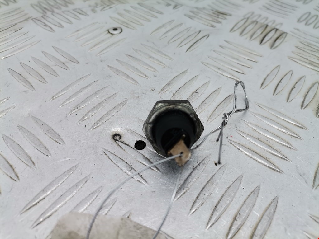 Датчик давления масла VOLKSWAGEN Golf IV 1997-2003