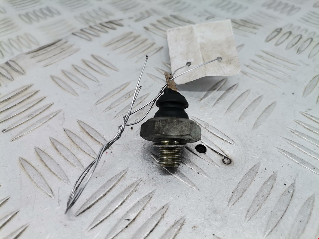 Датчик давления масла VOLKSWAGEN Golf IV 1997-2003