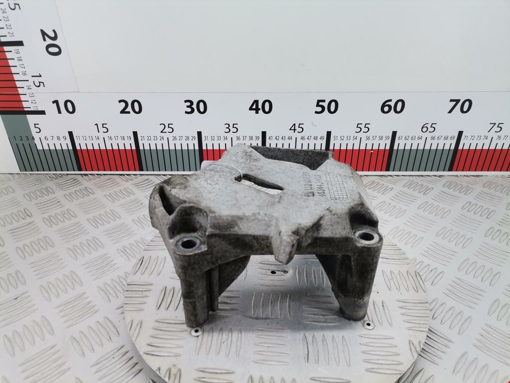 Кронштейн (крепление лапа) двигателя Opel Corsa D (2006-2014)