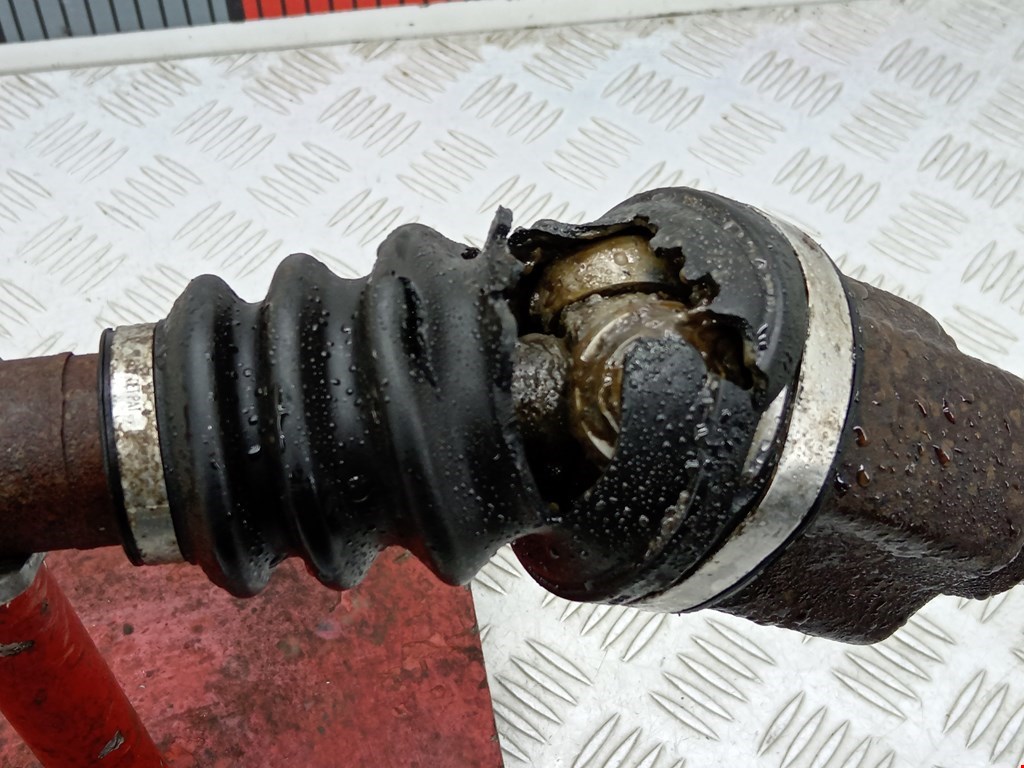 Полуось (привод, приводной вал) передняя правая PEUGEOT 207 2006-2015