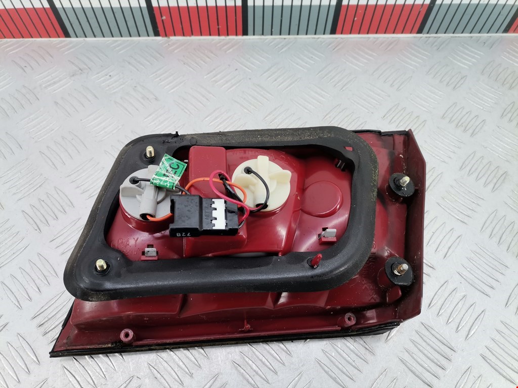 Фонарь задний внутренний левый KIA Magentis 2000-2006