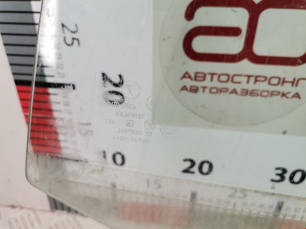 Стекло двери заднее правое SUBARU Impreza 2000-2007