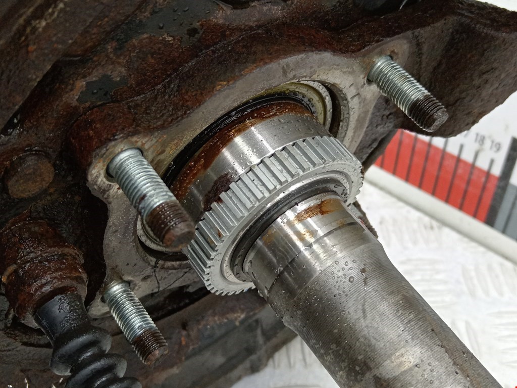 Полуось (привод, приводной вал) задняя левая KIA Sorento 2002-2009