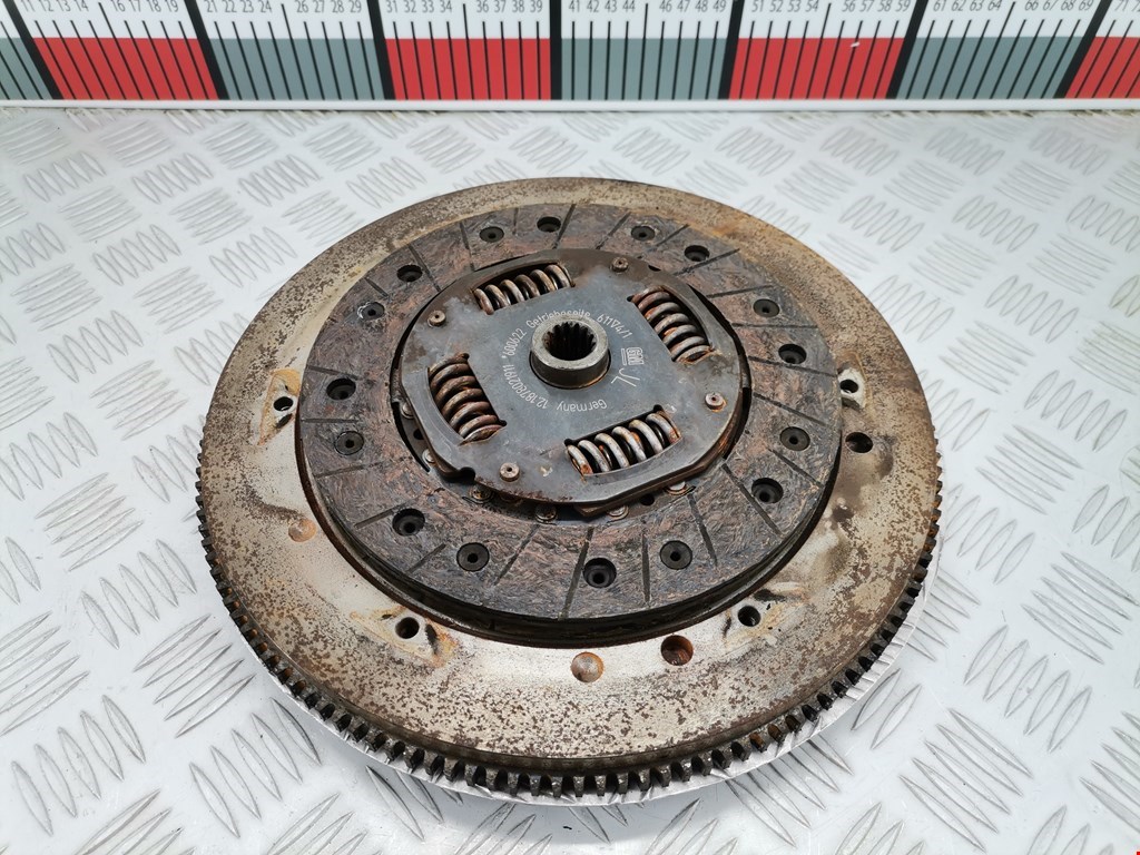 Маховик (демпфер сцепления) OPEL Astra H/Family 2004-2015