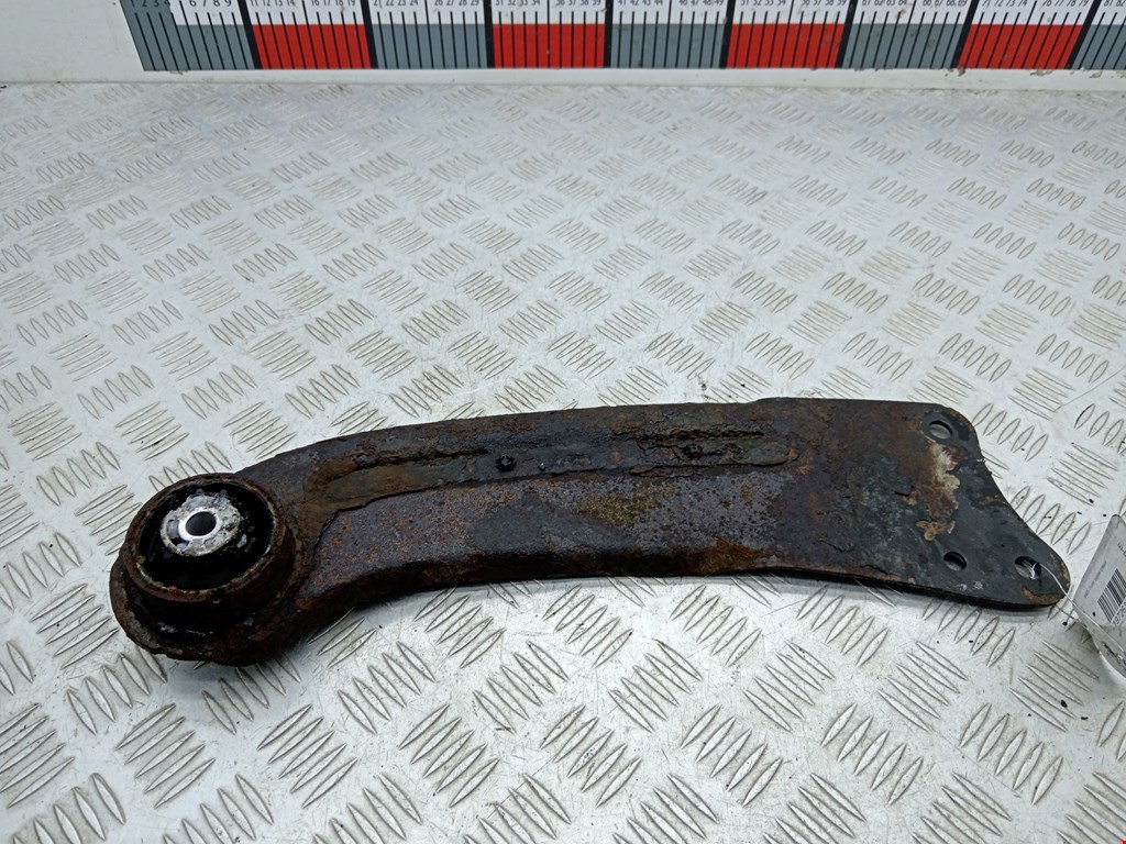 Рычаг задний правый VOLKSWAGEN Passat B6 2005-2011