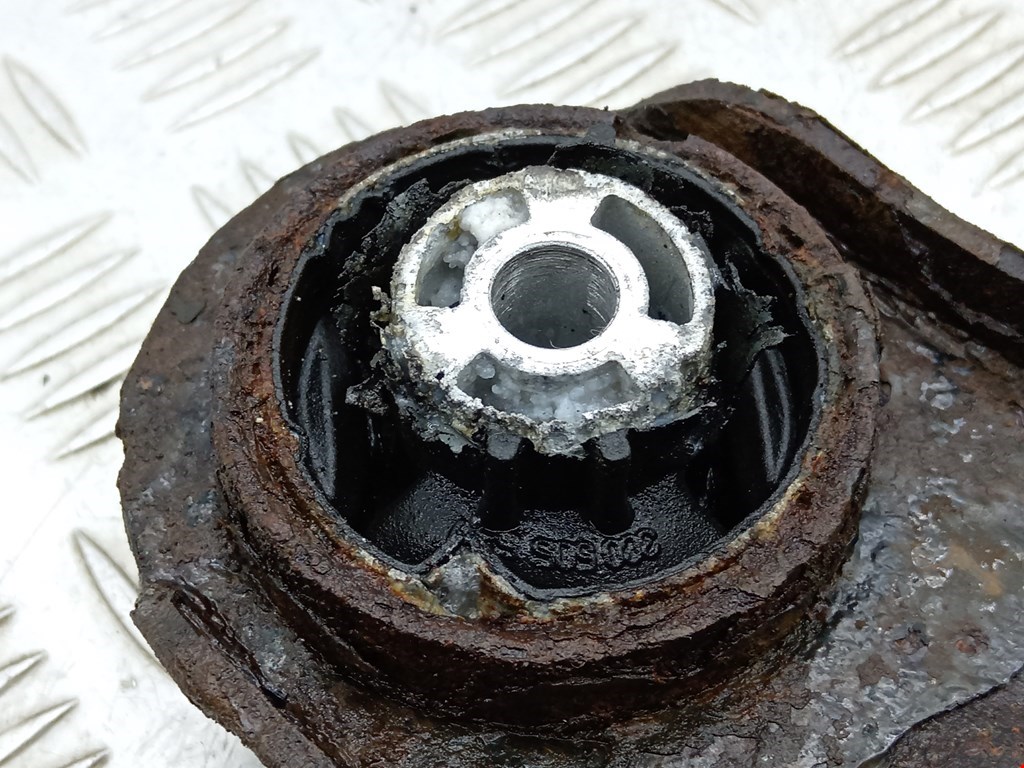 Рычаг задний правый VOLKSWAGEN Passat B6 2005-2011