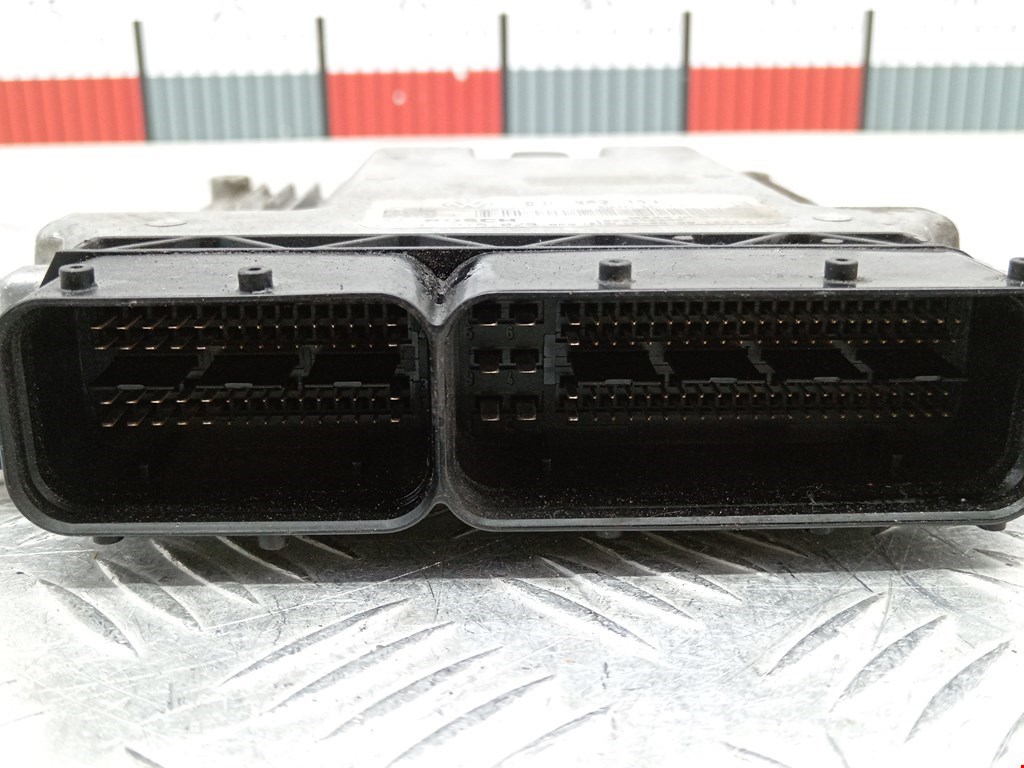 Блок управления двигателя (ЭБУ) VOLKSWAGEN Passat B6 2005-2011