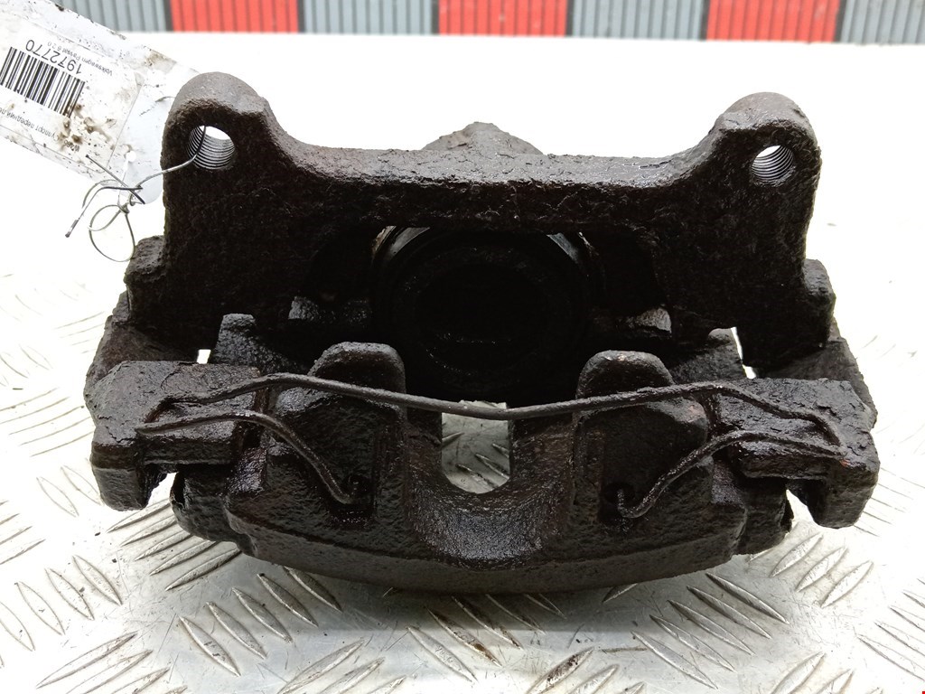 Суппорт передний левый VOLKSWAGEN Passat B6 2005-2011