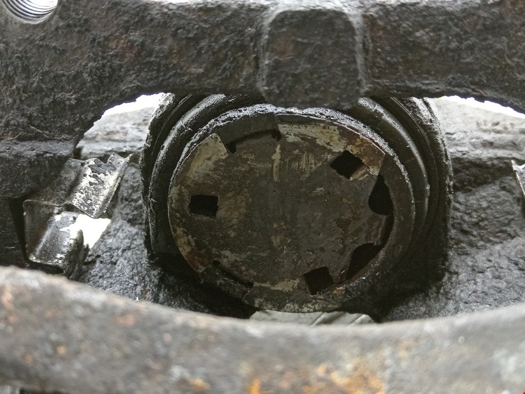 Суппорт передний правый OPEL Corsa D 2006-2014