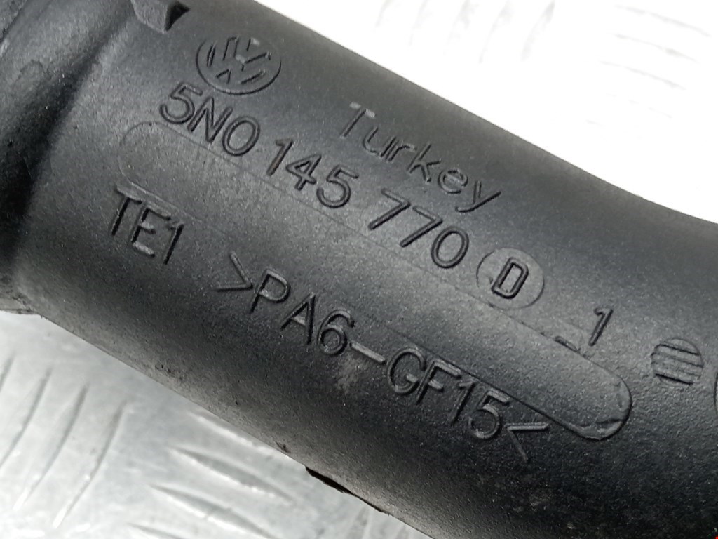 Патрубок интеркулера VOLKSWAGEN Passat B6 2005-2011