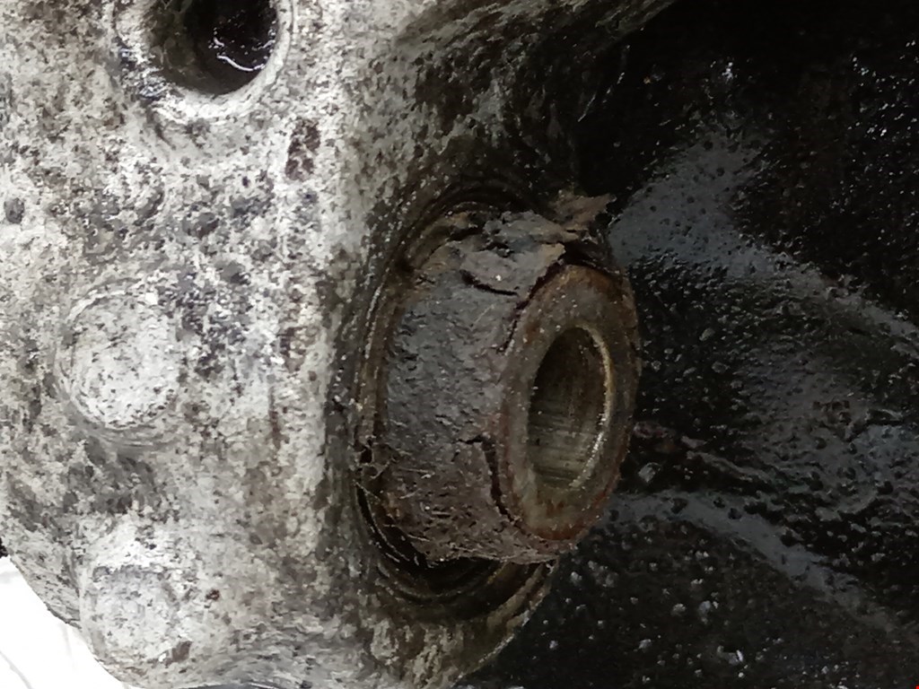 Ступица задняя левая VOLKSWAGEN Passat B7 2011-2015