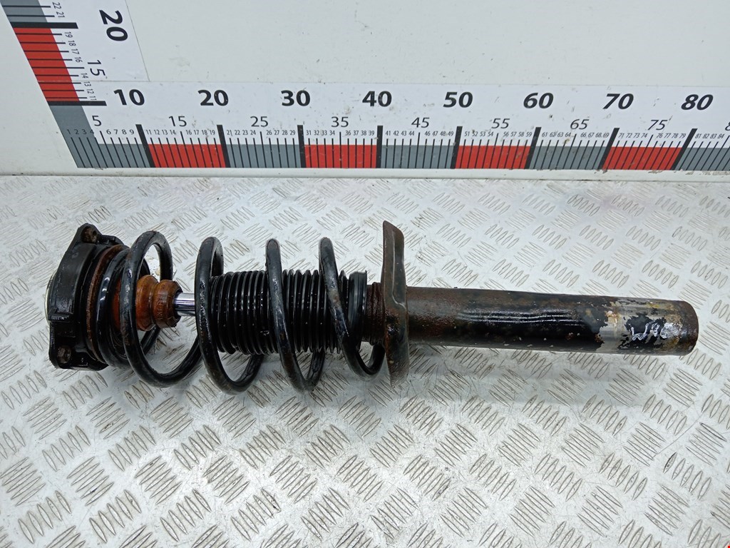 Амортизатор передний левый VOLKSWAGEN Passat B6 2005-2011