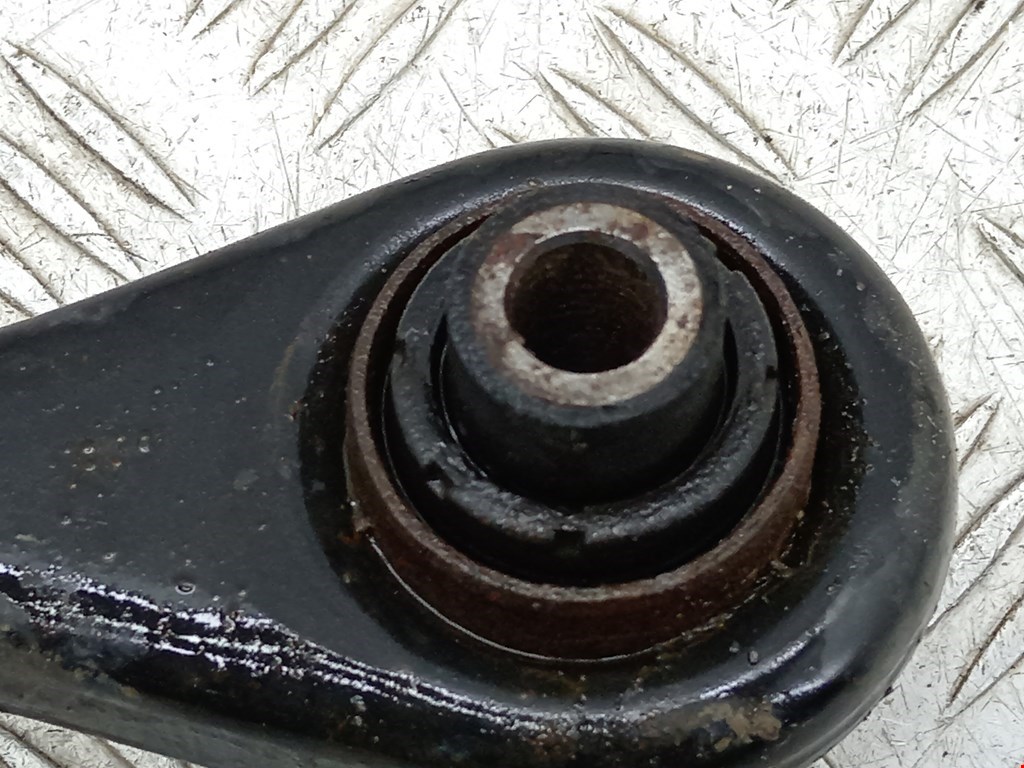 Рычаг задний правый VOLKSWAGEN Passat B6 2005-2011