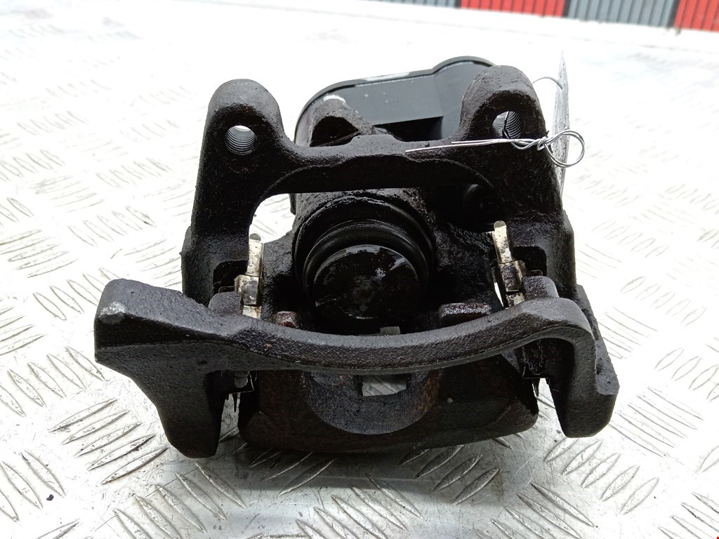 Суппорт задний правый VOLKSWAGEN Passat B6 2005-2011