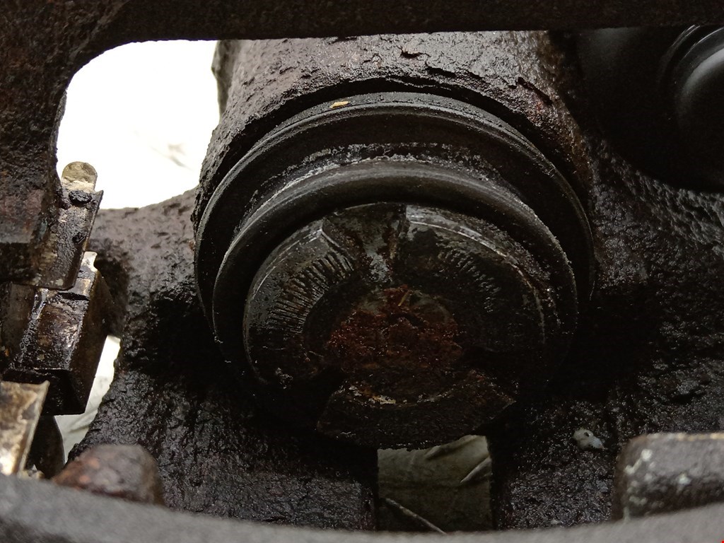 Суппорт задний правый VOLKSWAGEN Passat B7 2011-2015