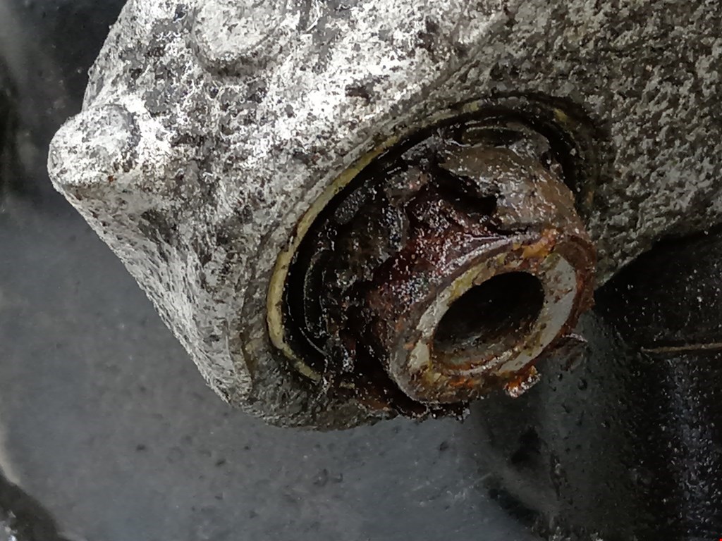 Ступица задняя правая VOLKSWAGEN Passat B7 2011-2015