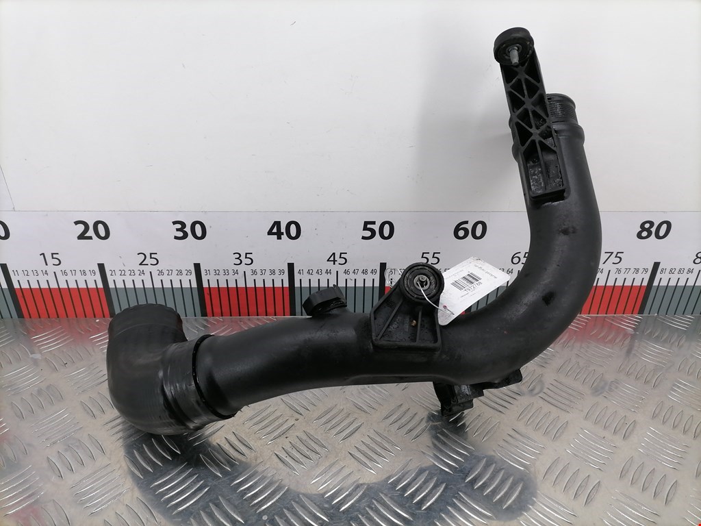 Патрубок интеркулера VOLKSWAGEN Passat B6 2005-2011