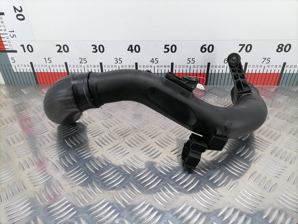 Патрубок интеркулера VOLKSWAGEN Passat B6 2005-2011