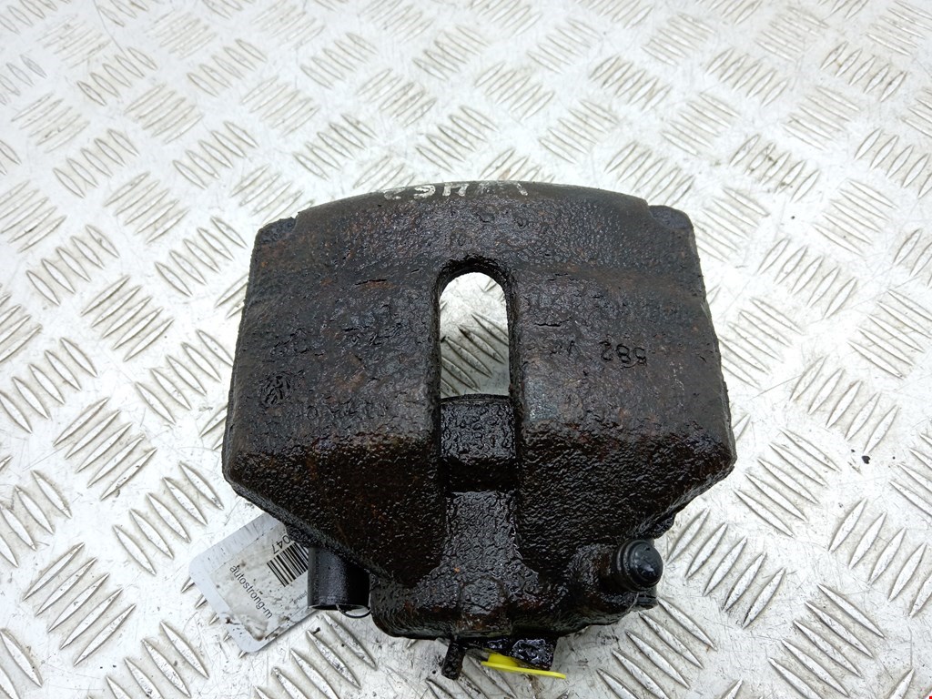 Суппорт передний правый VOLKSWAGEN Passat B6 2005-2011