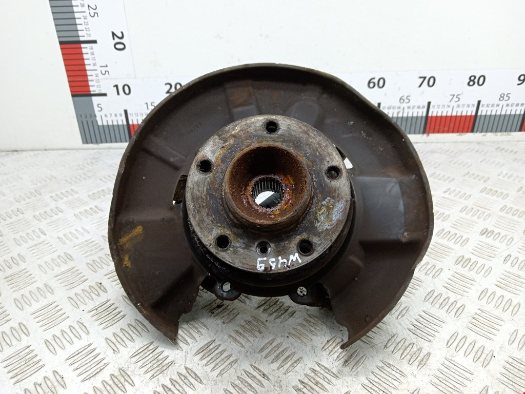 Кулак задний правый BMW 1-Series (E81/E82/E87/E88) (2004-2014)