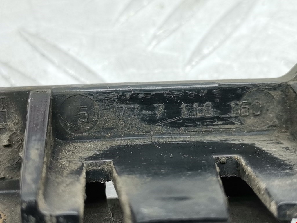 Кронштейн переднего бампера левый BMW 1er E81\E87 2004-2011