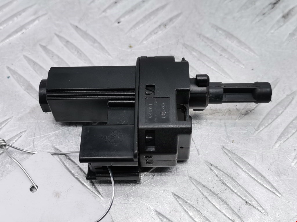 Датчик положения педали сцепления (Выключатель сцепления) Land Rover Freelander 2 (2006-2014)