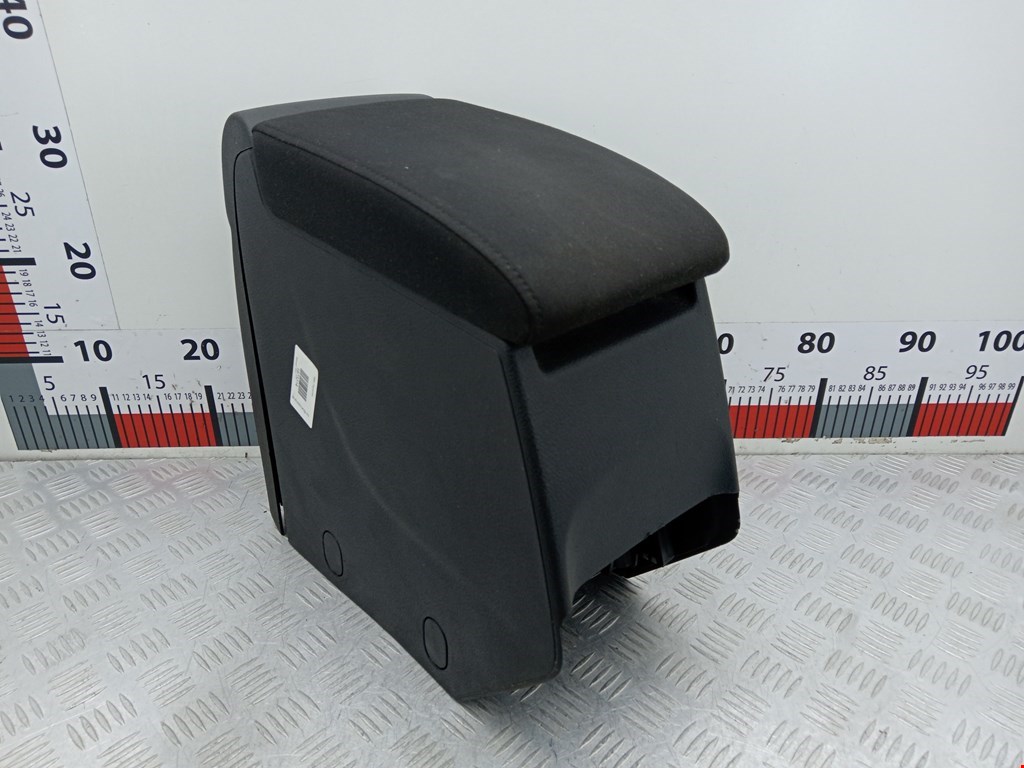 Подлокотник в салон VOLKSWAGEN Tiguan 2007-2016