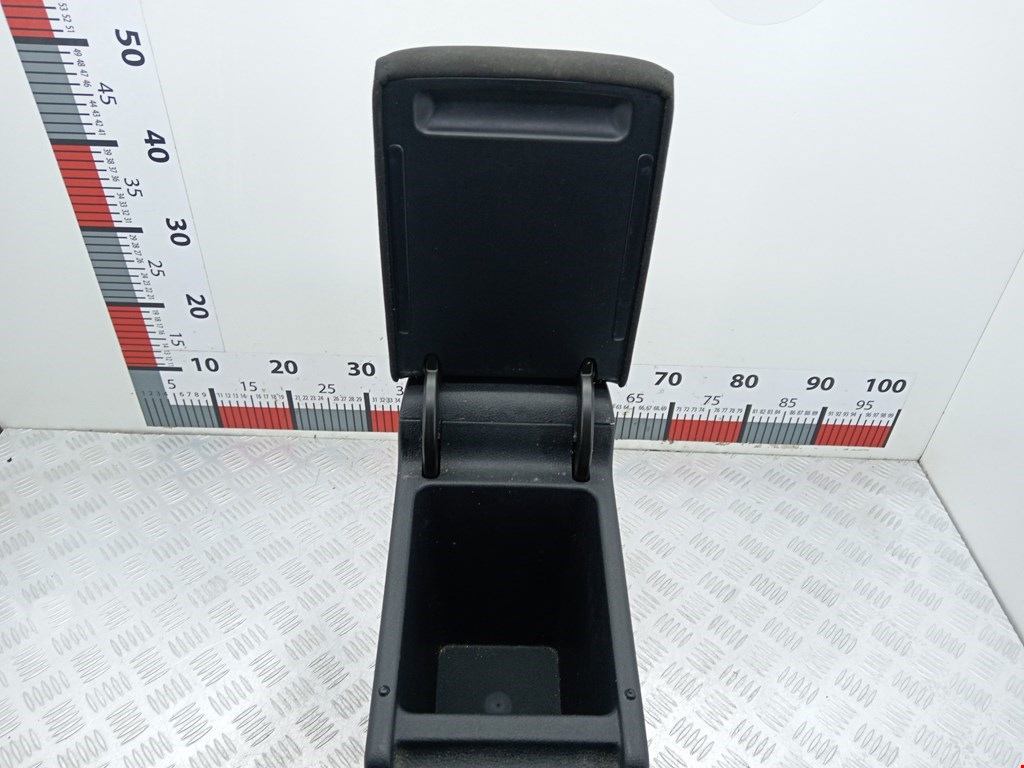 Подлокотник в салон VOLKSWAGEN Tiguan 2007-2016