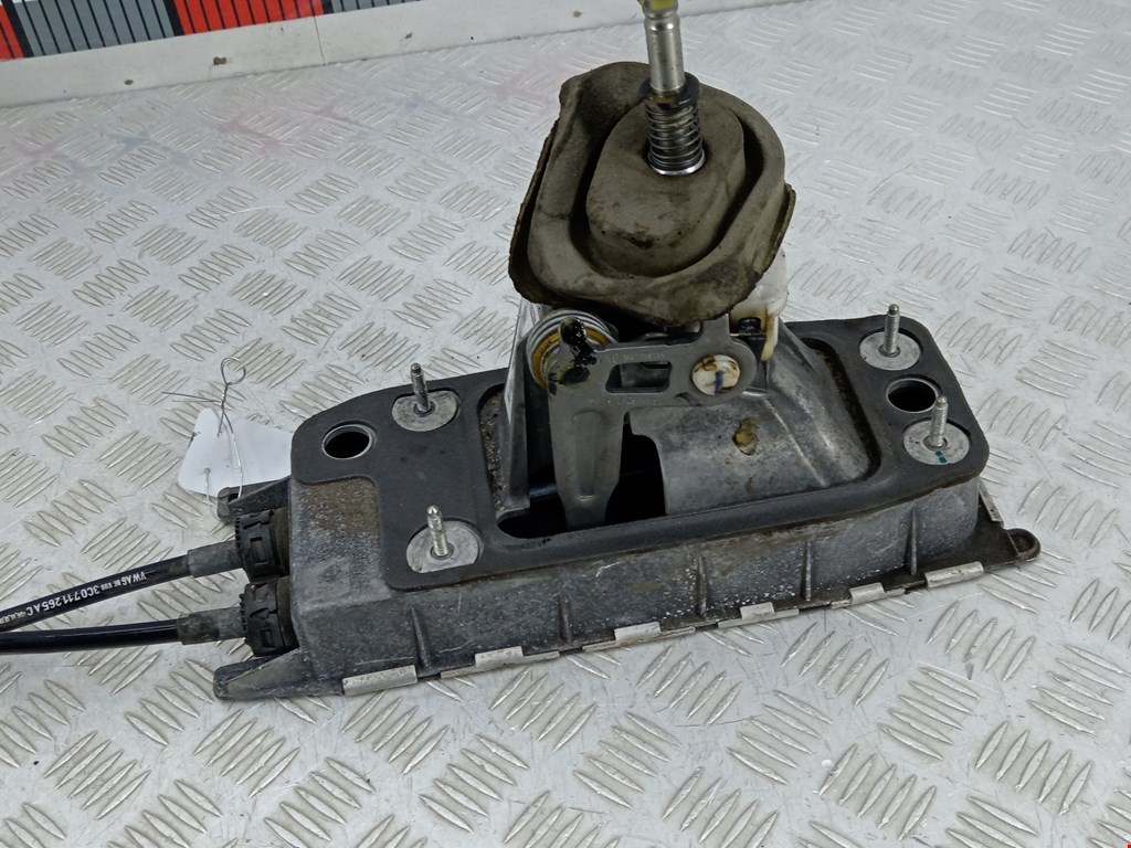 Кулиса (селектор) АКПП/МКПП в салоне VOLKSWAGEN Passat B6 2005-2011