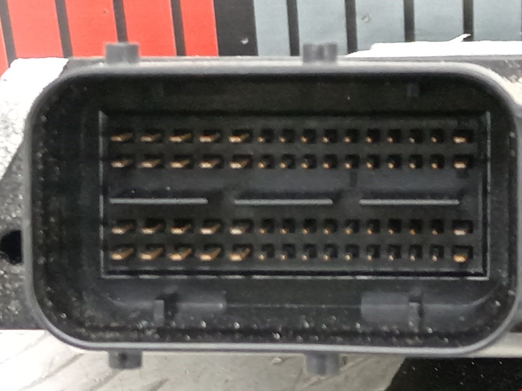 Блок управления двигателя (ЭБУ) VOLKSWAGEN Passat B7 2011-2015