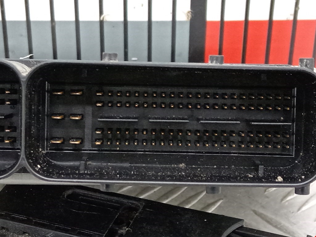 Блок управления двигателя (ЭБУ) VOLKSWAGEN Passat B7 2011-2015