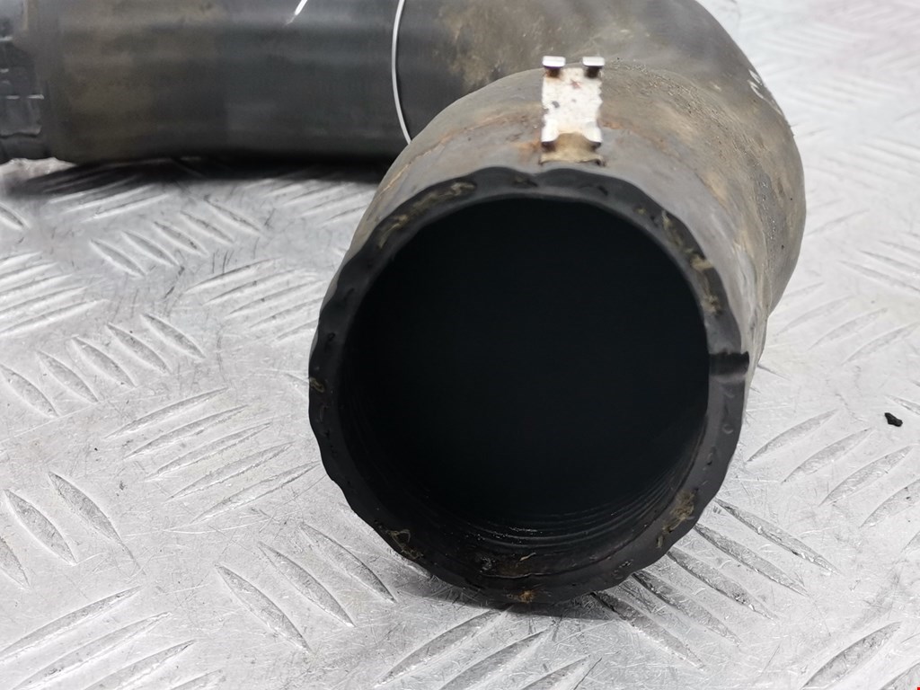 Патрубок интеркулера VOLKSWAGEN Passat B6 2005-2011