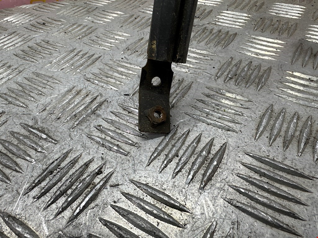 Уплотнитель (внутри) MAZDA Mazda 3 BK 2003-2009