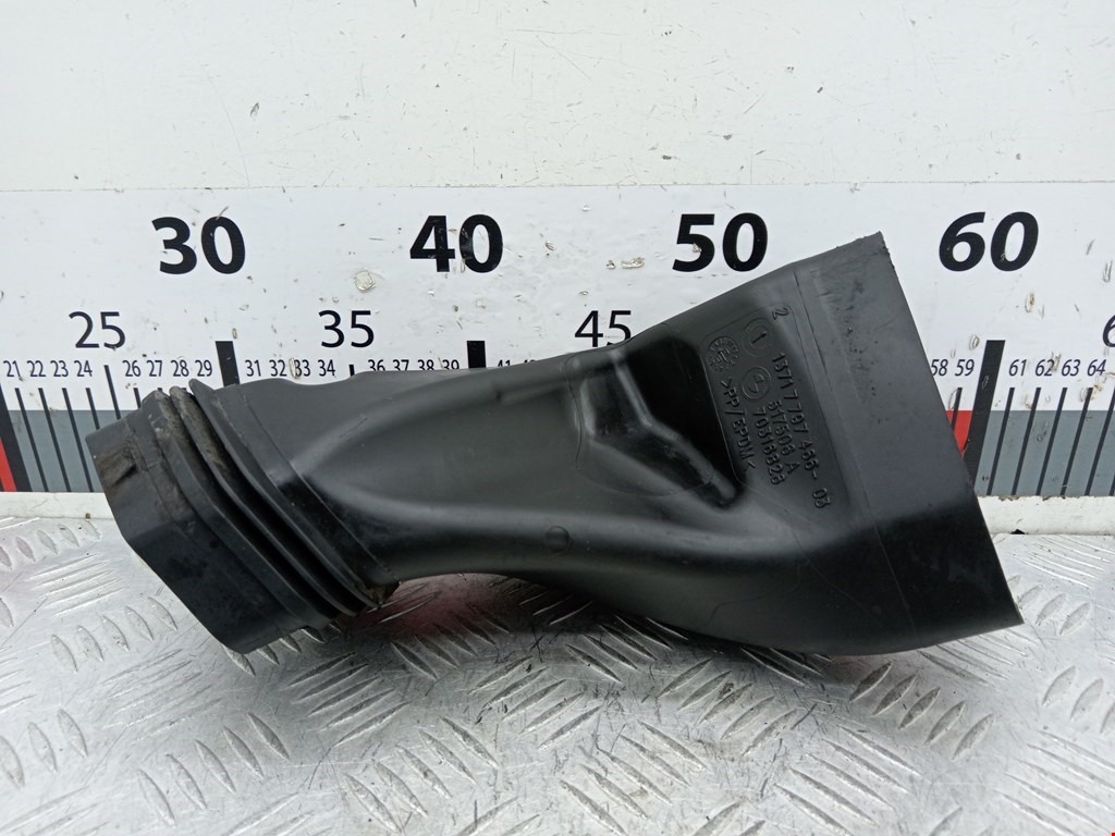 Патрубок воздушного фильтра BMW 1er E81\E87 2004-2011