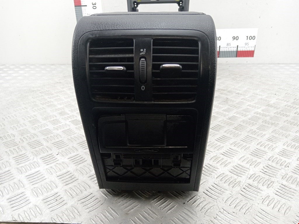 Подлокотник в салон VOLKSWAGEN Passat B6 2005-2011