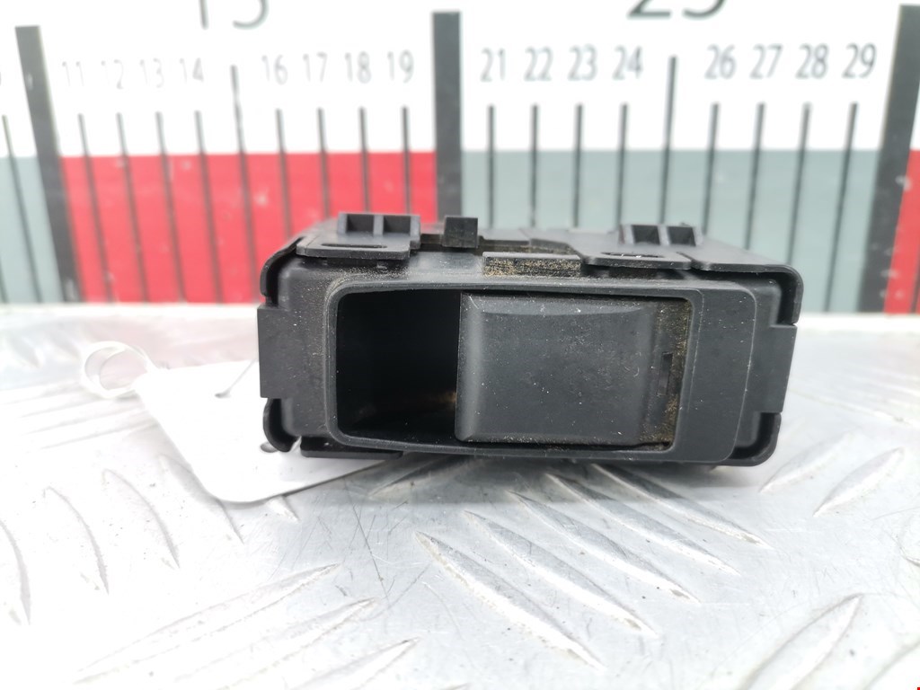 Кнопка стеклоподъемника JEEP Patriot 2007-2017